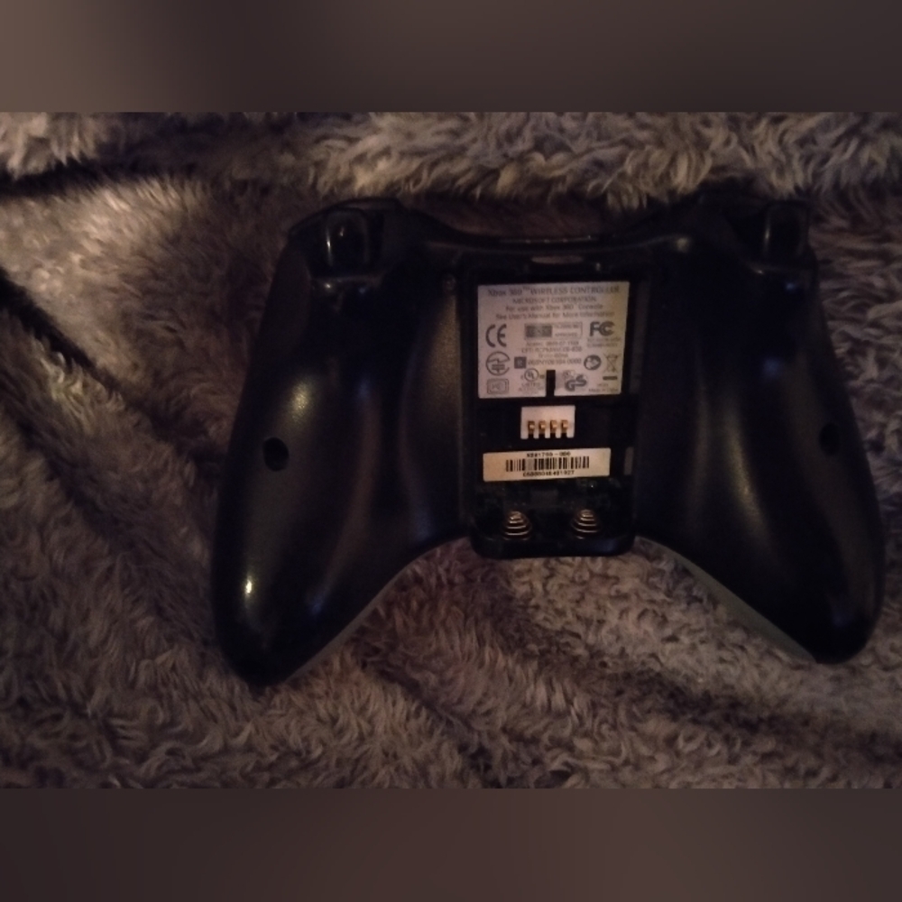 XBOX 360 Wireless Controller - Picture 2 of 3